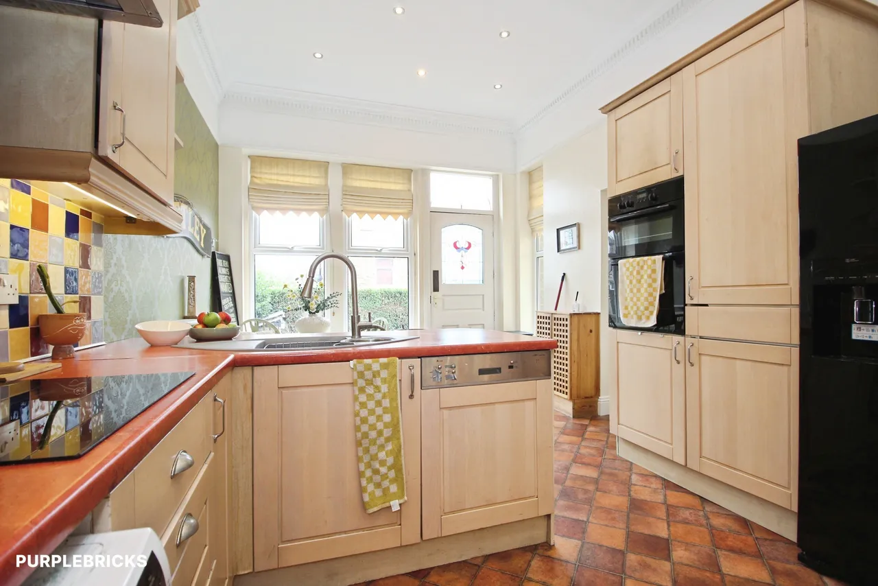 Healey Lane, Batley, WF17, photo 8