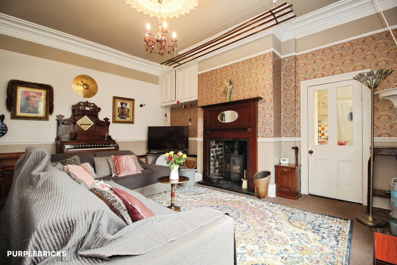Healey Lane, Batley, WF17, photo 11
