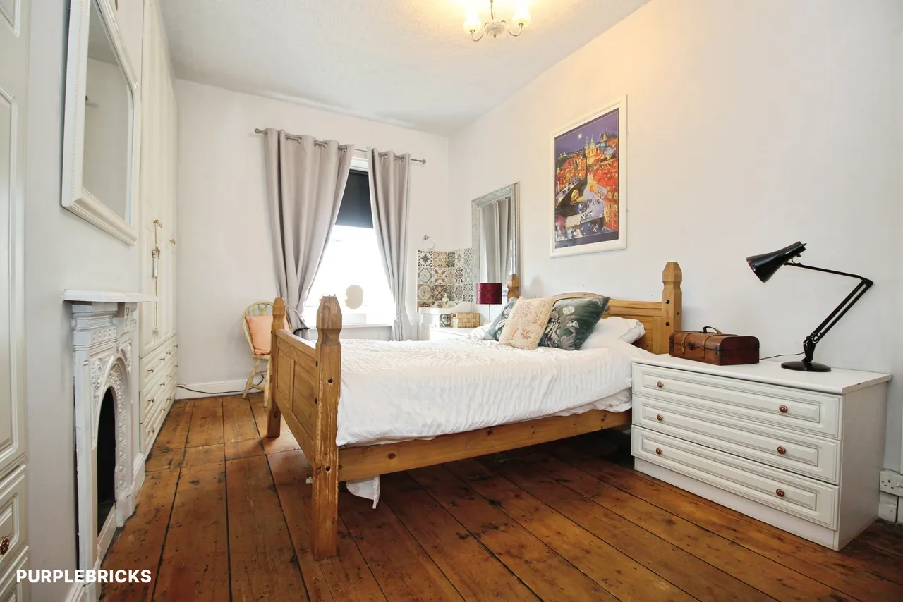 Healey Lane, Batley, WF17, photo 17