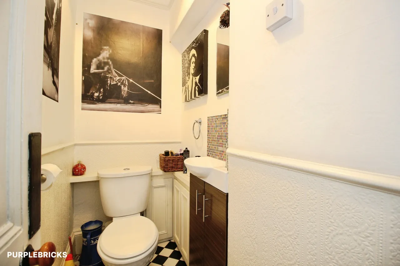 Healey Lane, Batley, WF17, photo 13