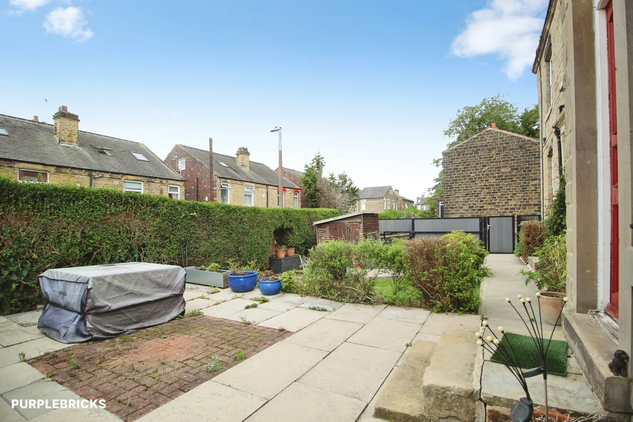 Healey Lane, Batley, WF17, photo 5