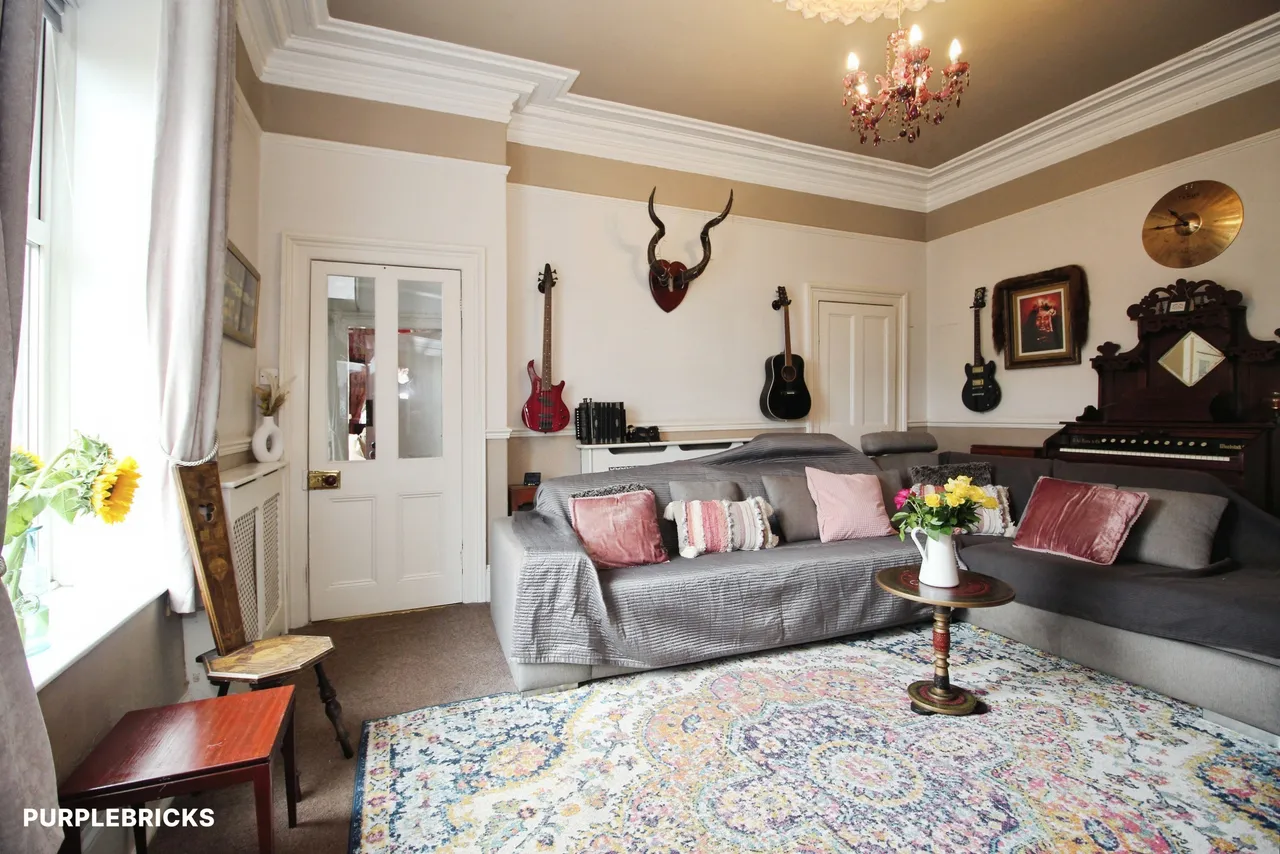 Healey Lane, Batley, WF17, photo 10