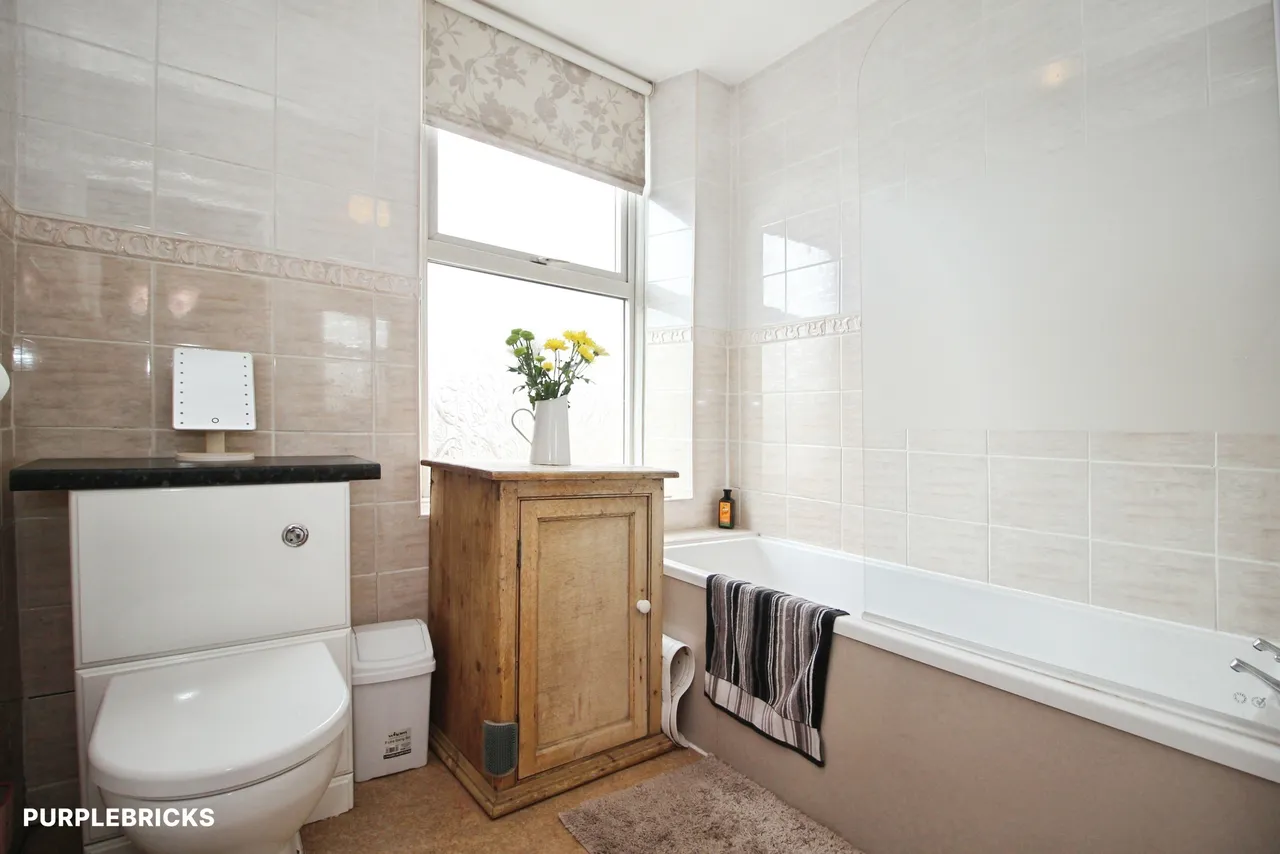 Healey Lane, Batley, WF17, photo 23