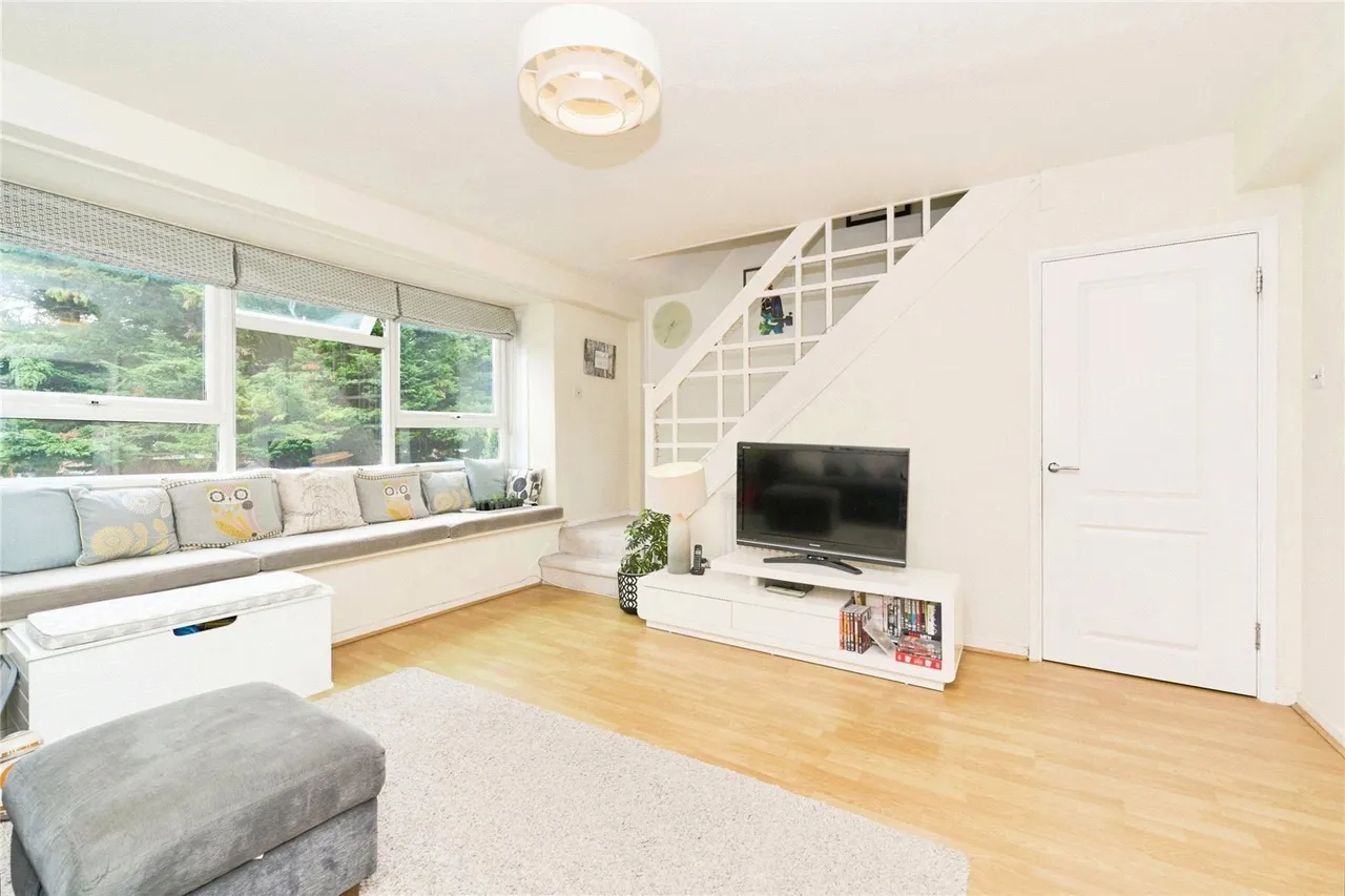 2 bed flat for sale, Watermill Close, Richmond, TW10