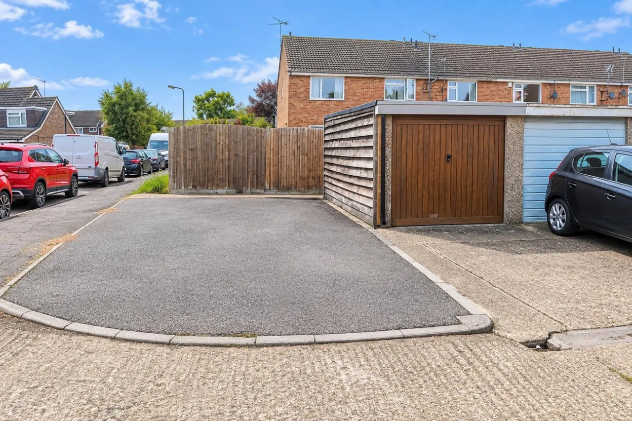 Rothschild Avenue, Aston Clinton, HP22, photo 11