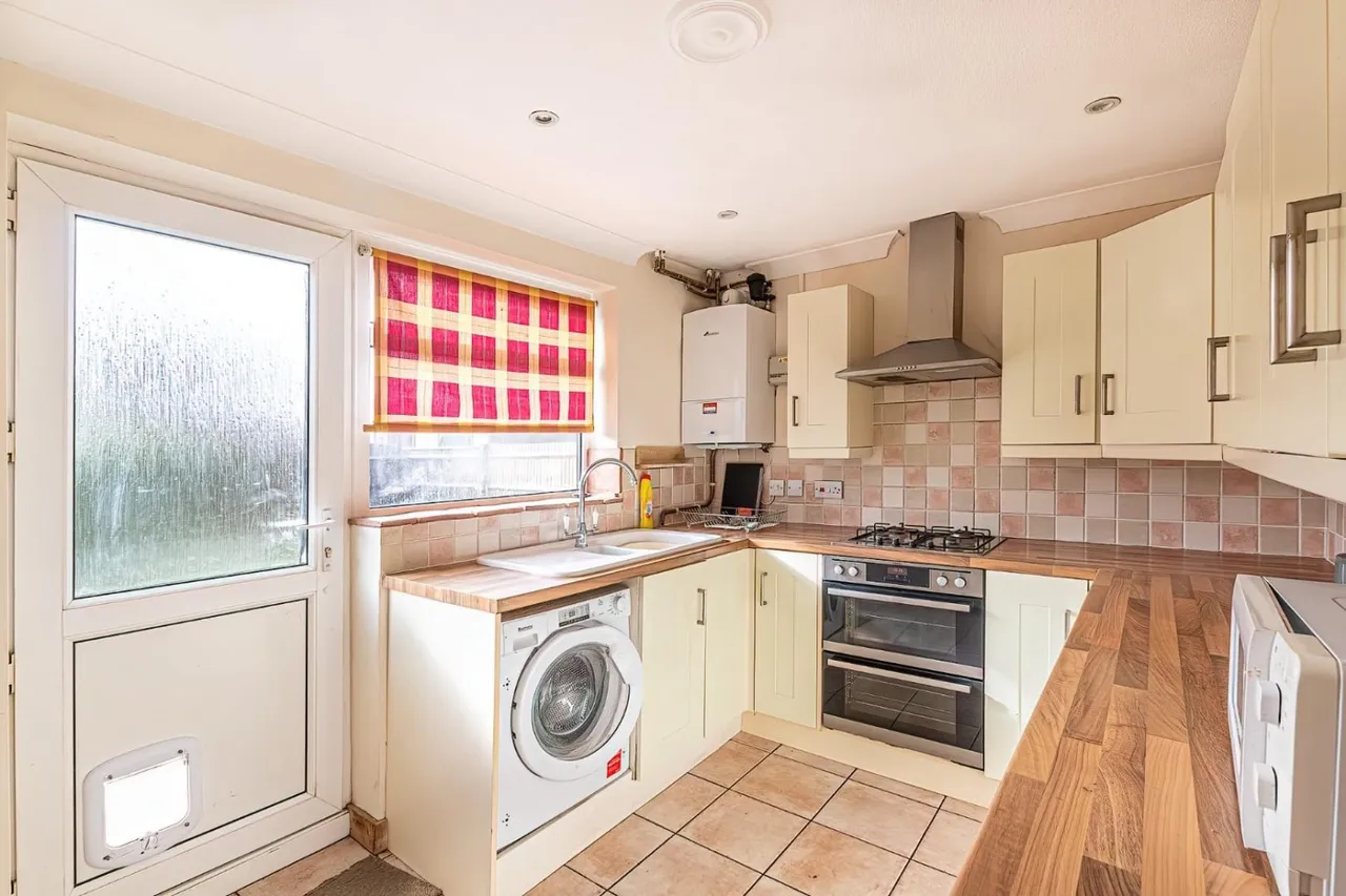 Rothschild Avenue, Aston Clinton, HP22, photo 3
