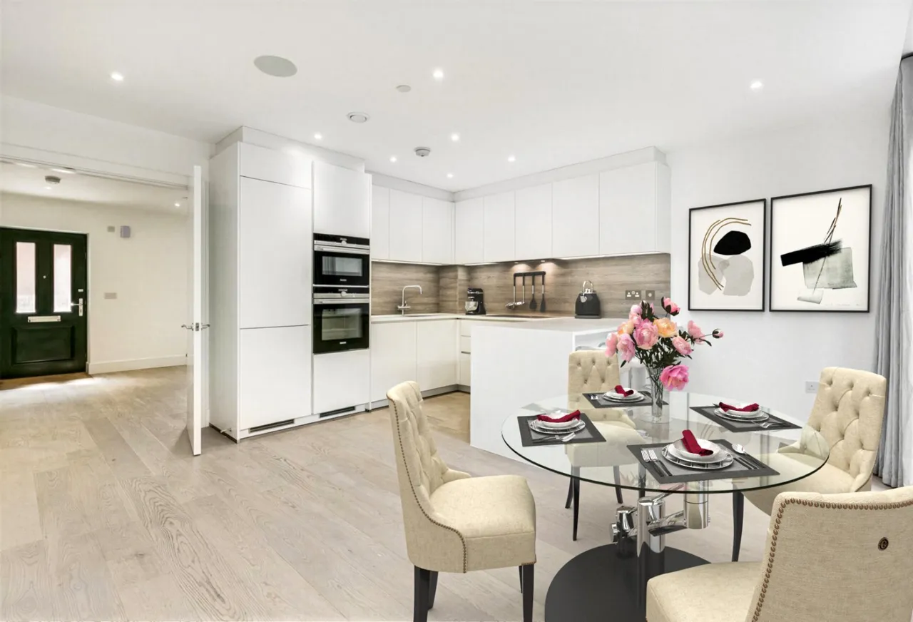 Noel Square, Teddington, TW11, photo 3