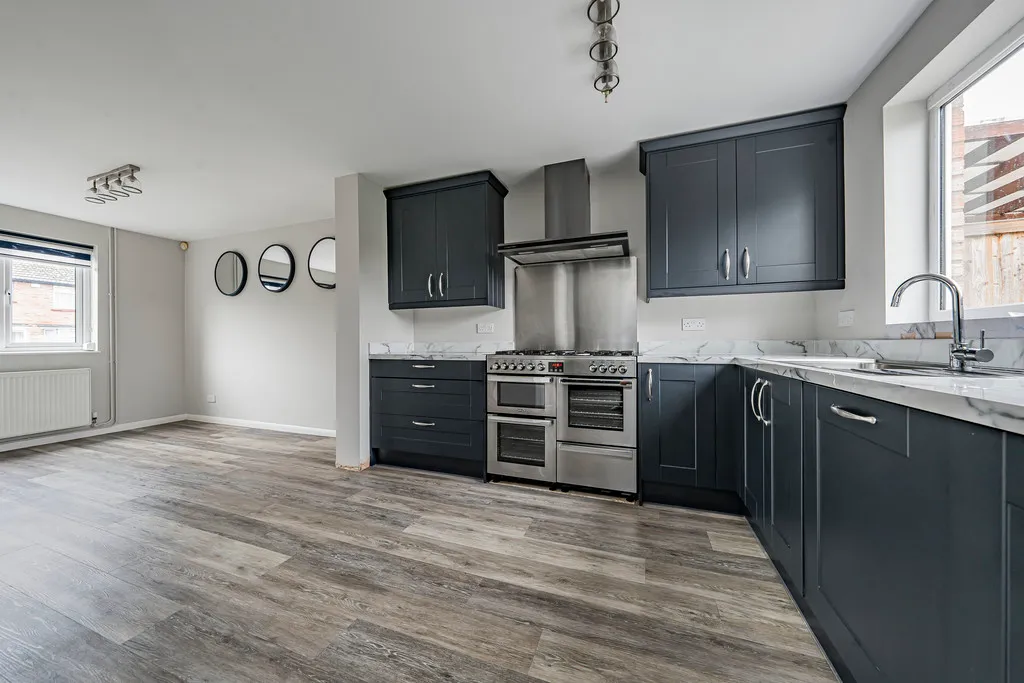 St. Marys Road, Denham, UB9, photo 6