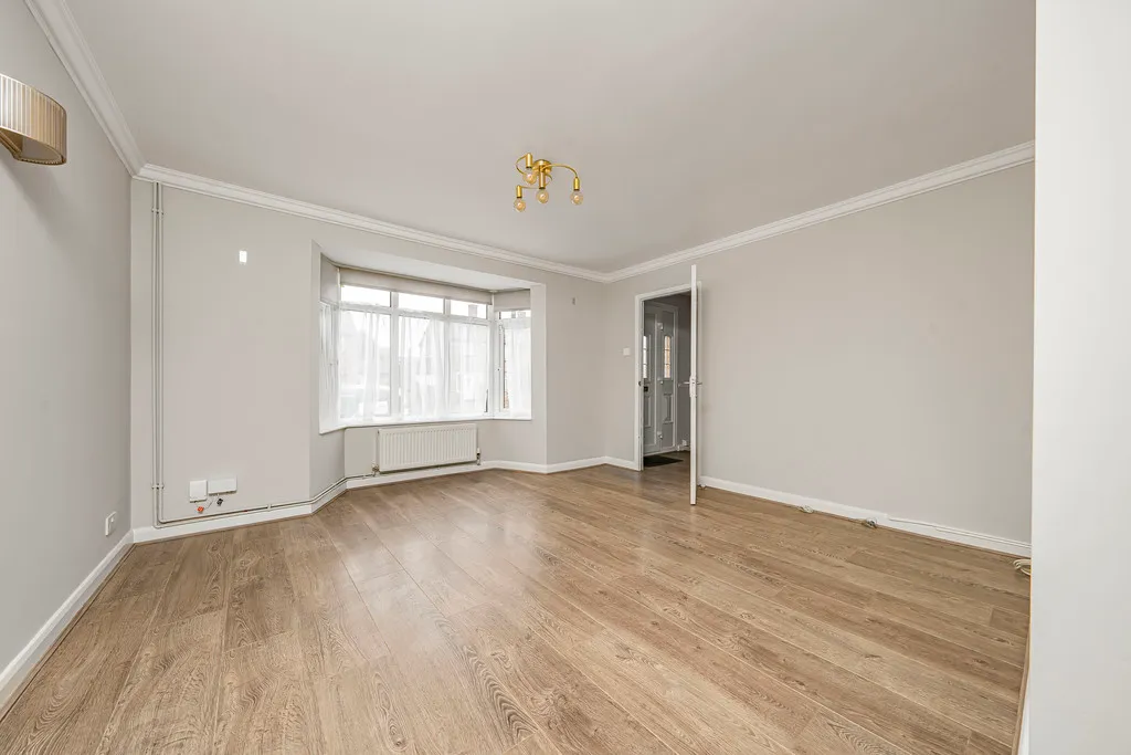 St. Marys Road, Denham, UB9, photo 5