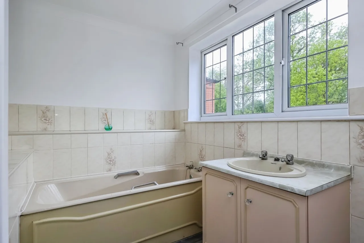 Cranbourne Grove, Hucknall, Nottingham, Nottinghamshire, NG15, photo 12
