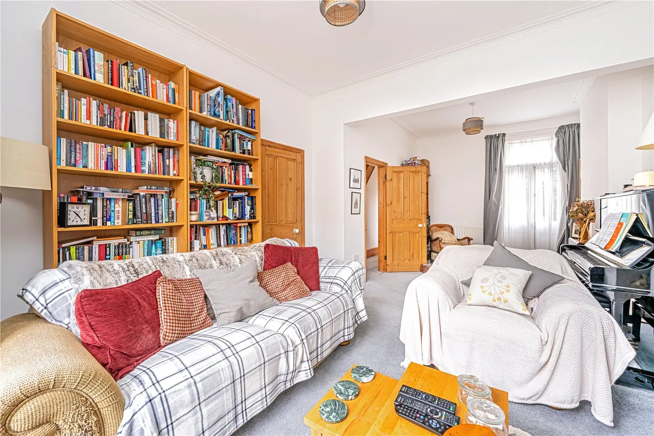 Oldfield Road, Hampton, TW12 2AE, photo 4