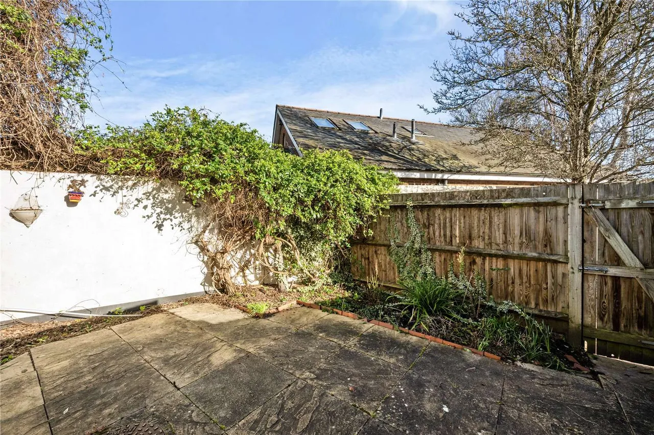 Bridge Road, East Molesey, Surrey, KT8 9HW, photo 6