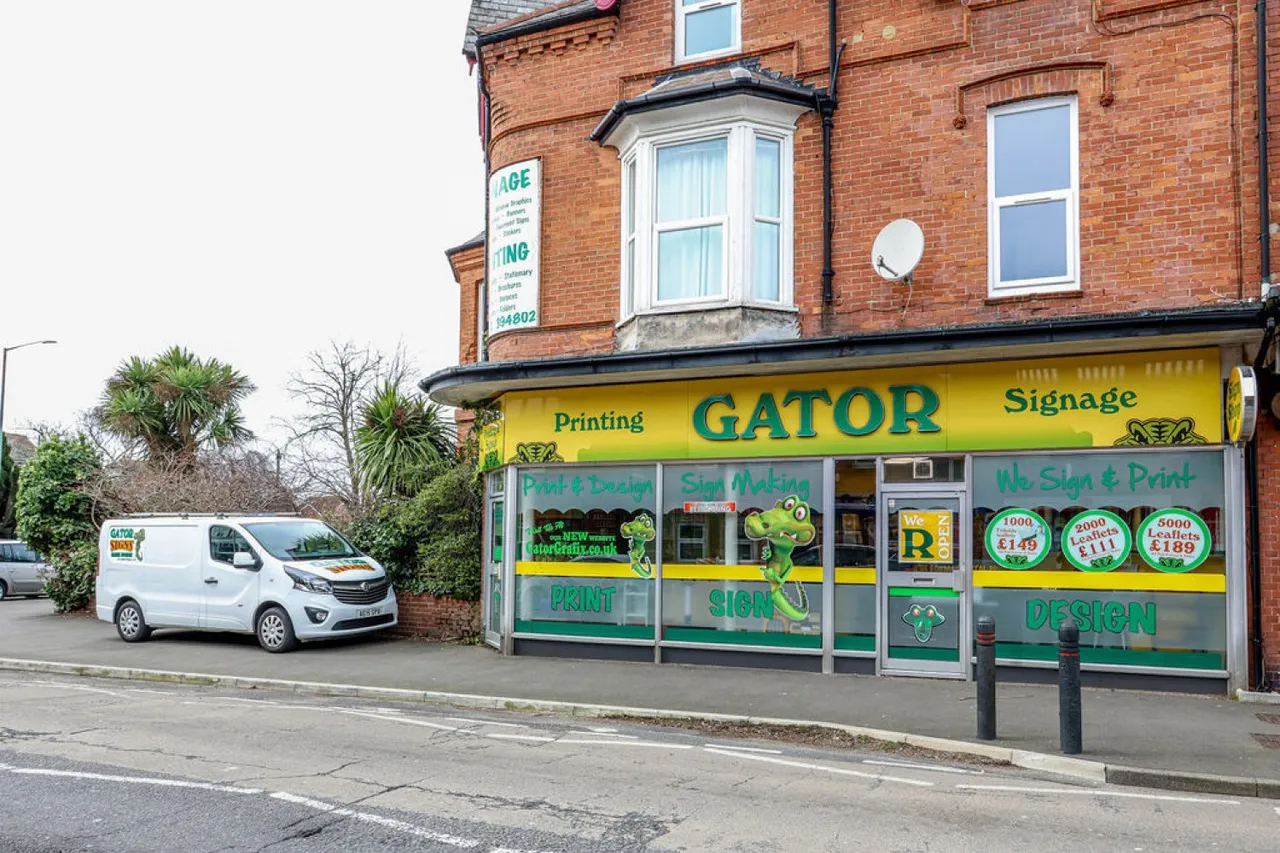 property for sale — Holdenhurst Road, Bournemouth