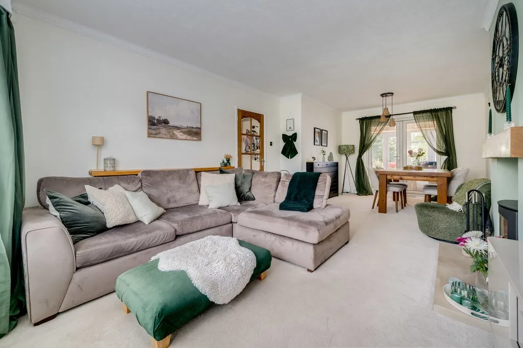 Kingsley Drive, Birkenshaw BD11 2ND, photo 2