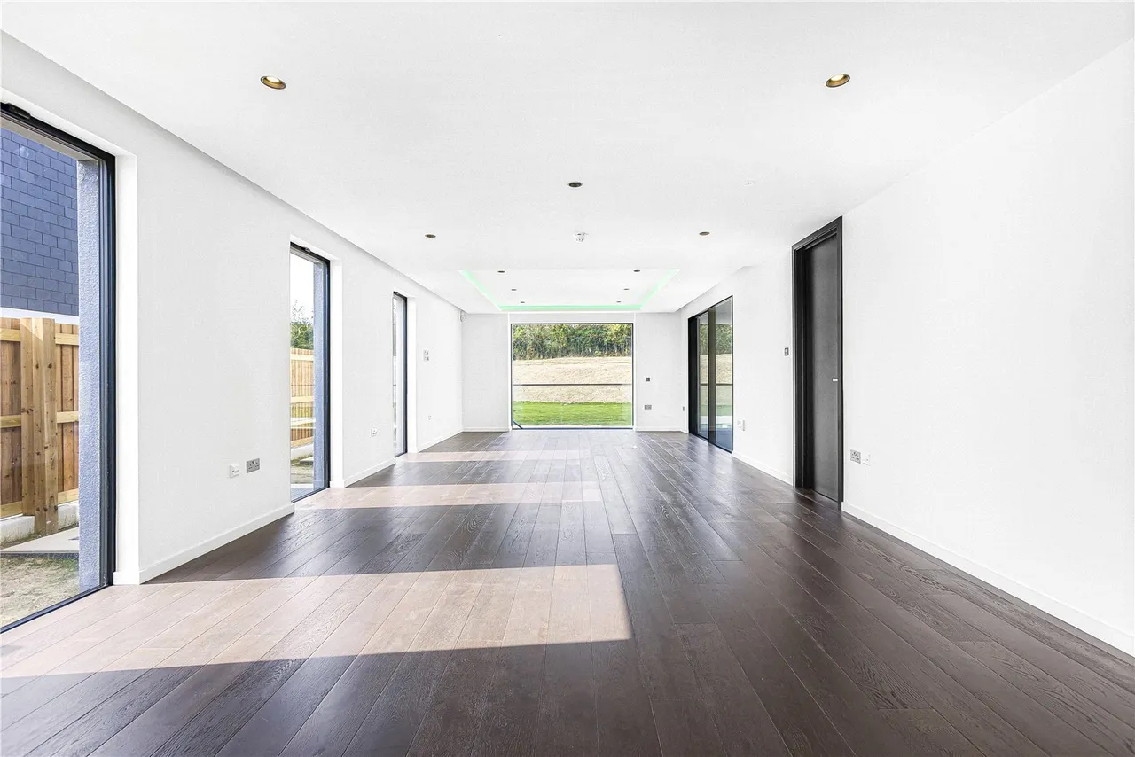 Rosebury Close, Goffs Oak, Waltham Cross, Hertfordshire, EN7 6UZ, photo 5