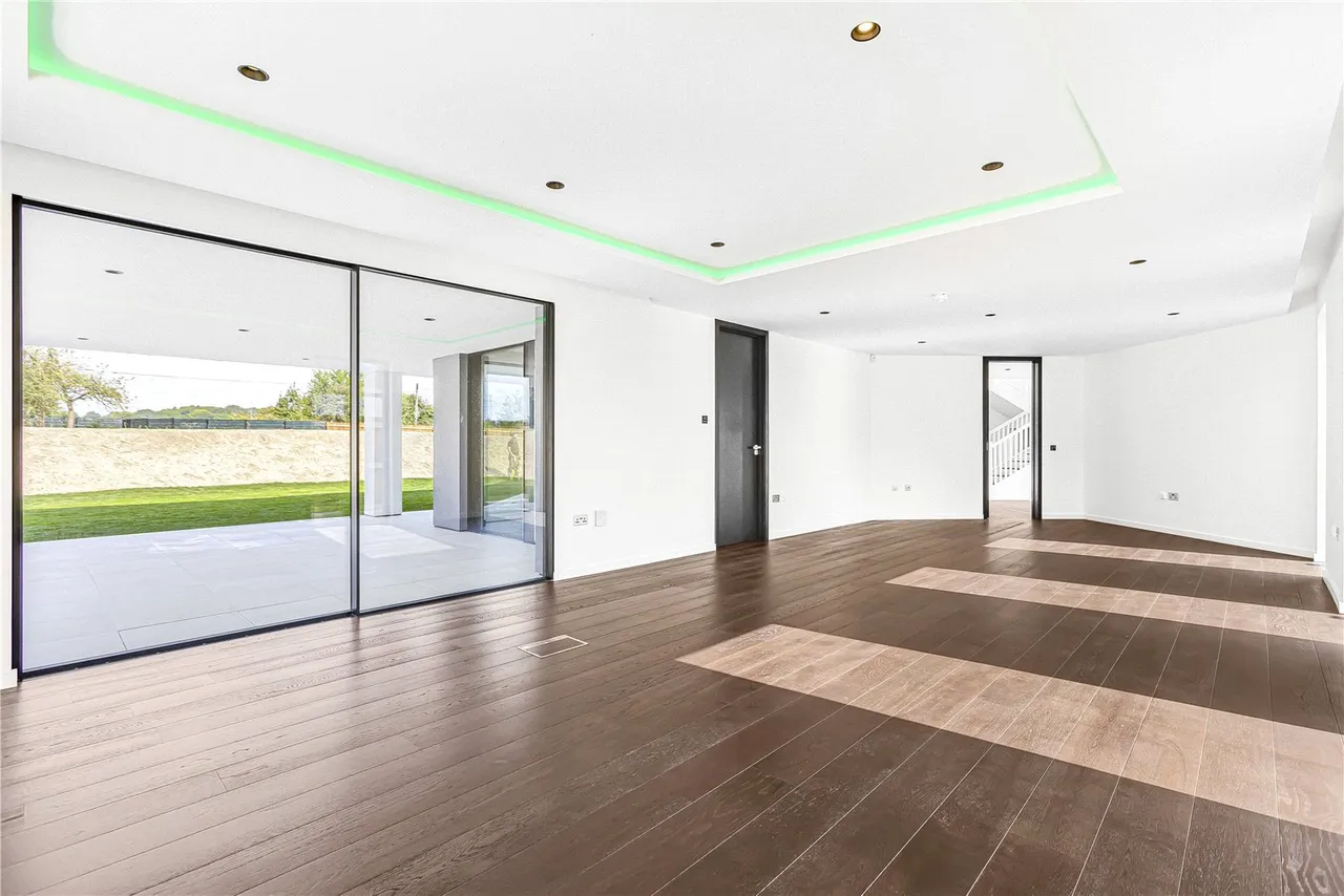 Rosebury Close, Goffs Oak, Waltham Cross, Hertfordshire, EN7 6UZ, photo 12