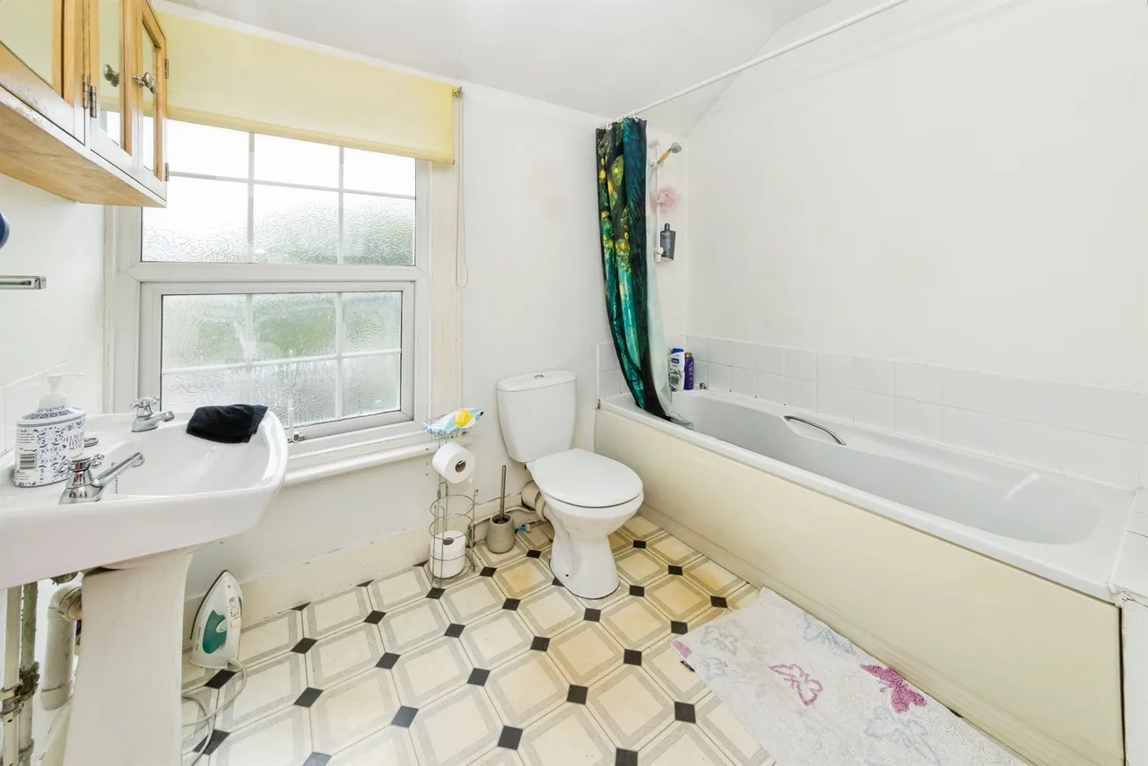 Railway Cottages, Sheffield Park, TN22, photo 8
