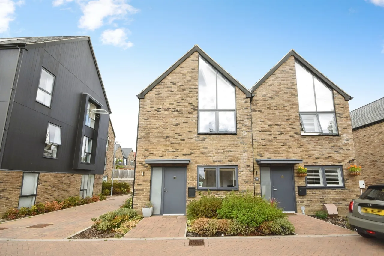2 bed house for sale, Ironbroom Crescent, Chelmsford Garden, CM3