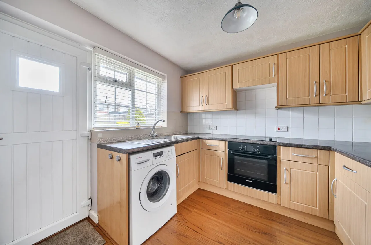 Off Manor Farm Court, Selsey, PO20, photo 6