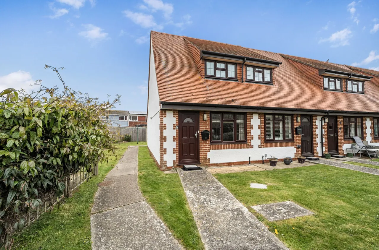 1 bed property for sale, Off Manor Farm Court, Selsey, PO20