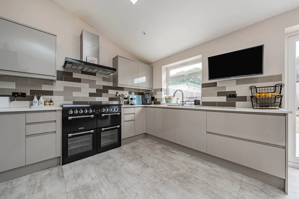 Blossom Way, West Drayton, UB7, photo 41