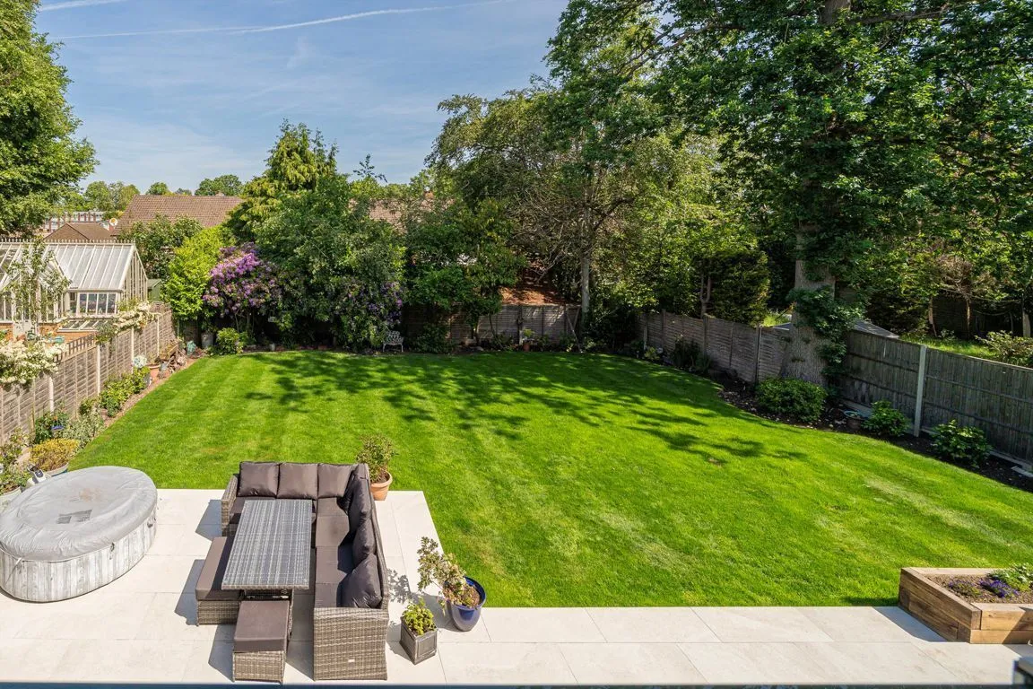 Pine Grove, Weybridge, KT13, photo 13