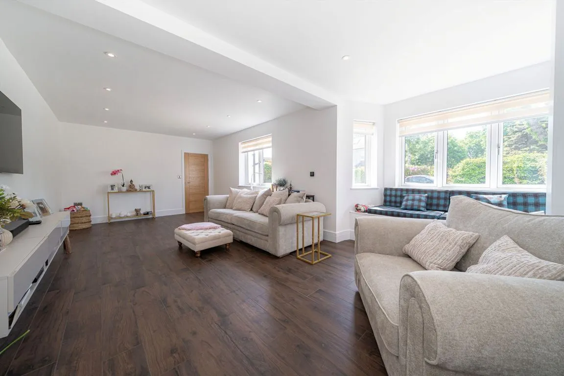 Pine Grove, Weybridge, KT13, photo 2