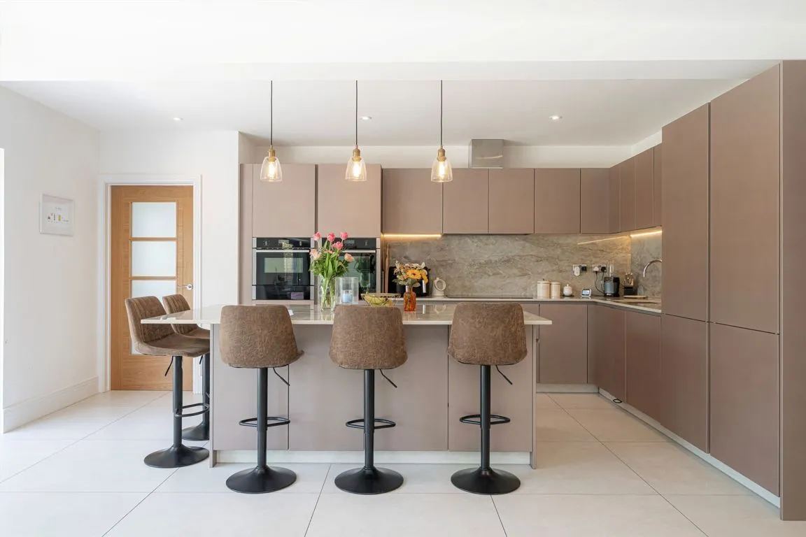Pine Grove, Weybridge, KT13, photo 3