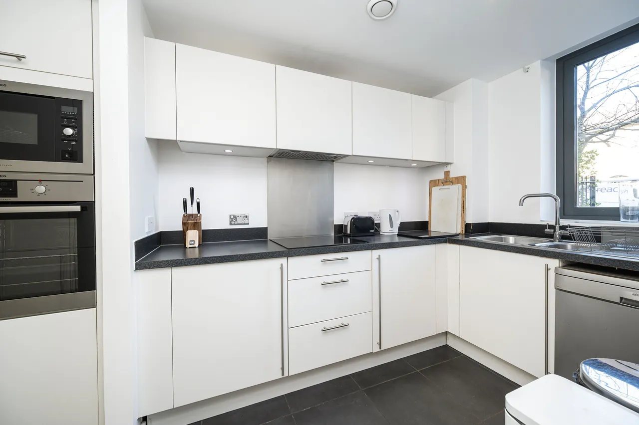 24 Dongola Road, London, photo 8