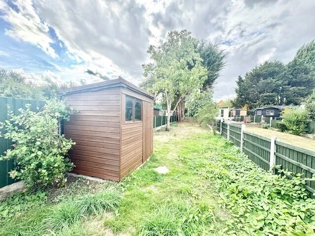 Northumberland Avenue, Hornchurch, RM11, photo 13