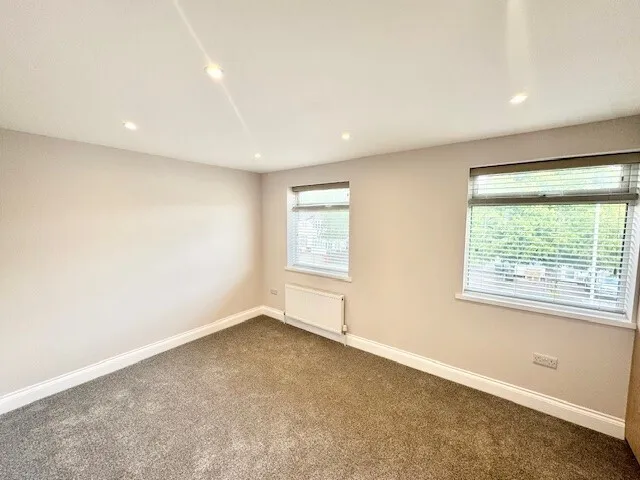 Northumberland Avenue, Hornchurch, RM11, photo 10