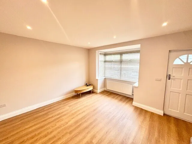 Northumberland Avenue, Hornchurch, RM11, photo 4