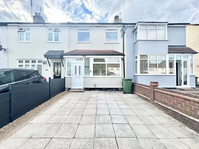 3 bed house to rent, Northumberland Avenue, Hornchurch, RM11