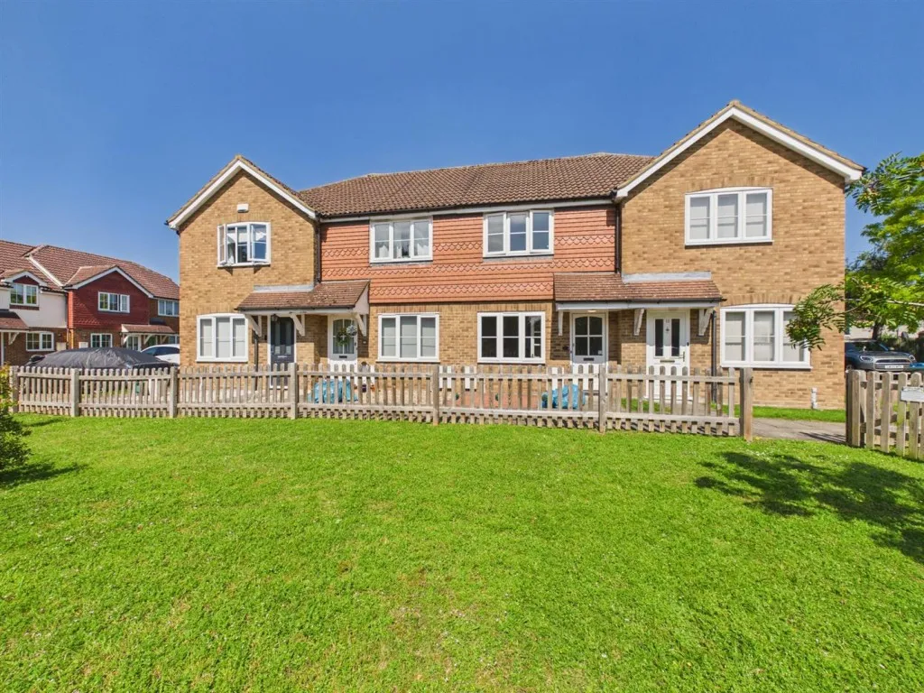 2 bed house for sale, Turnpike End, Aylesbury