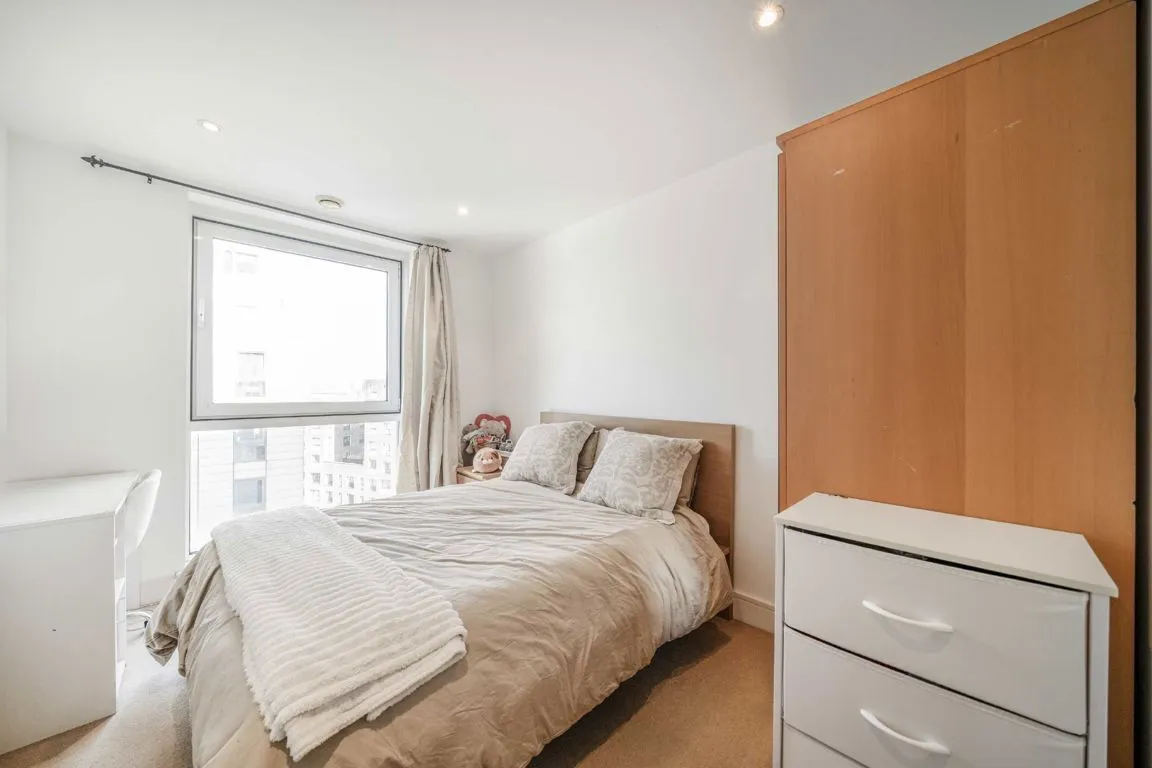 Prestons Road, London, photo 4