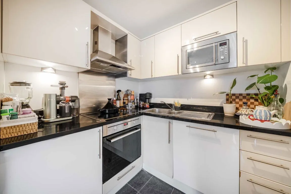 Prestons Road, London, photo 6