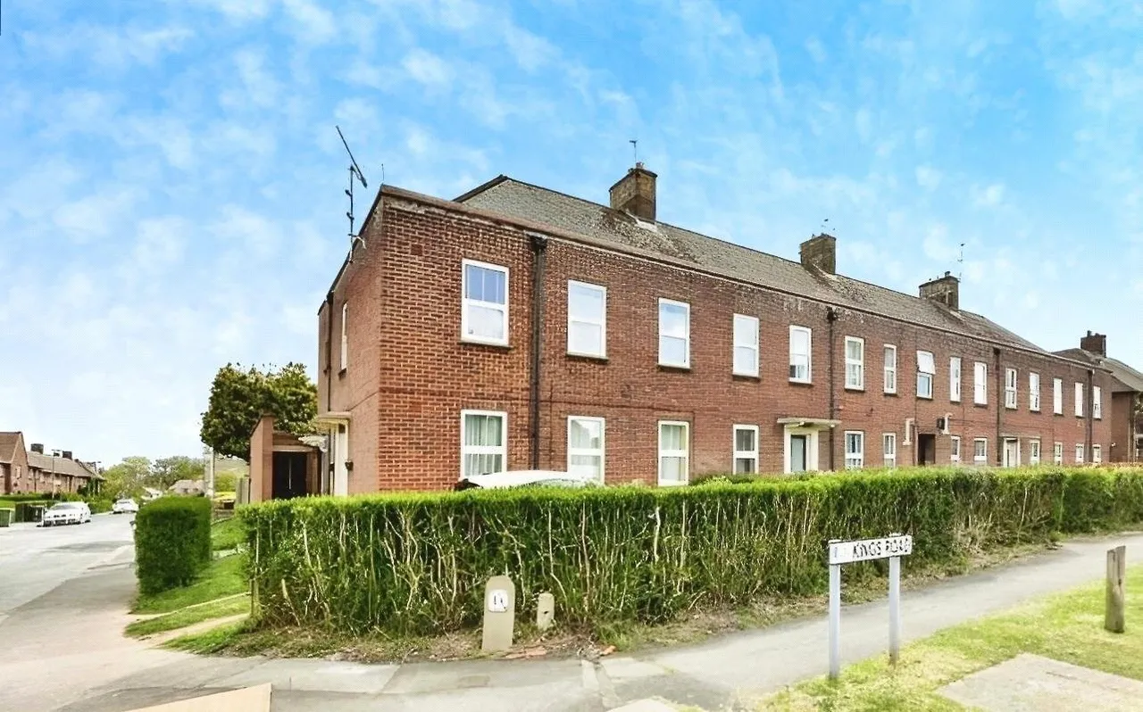 2 bed flat for sale, Kings Road, Basingstoke, RG22