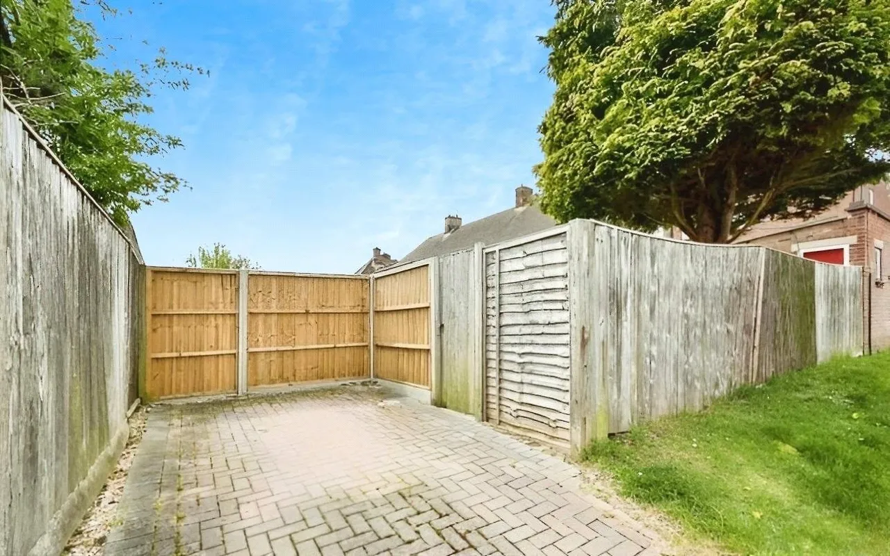 Kings Road, Basingstoke, RG22, photo 10