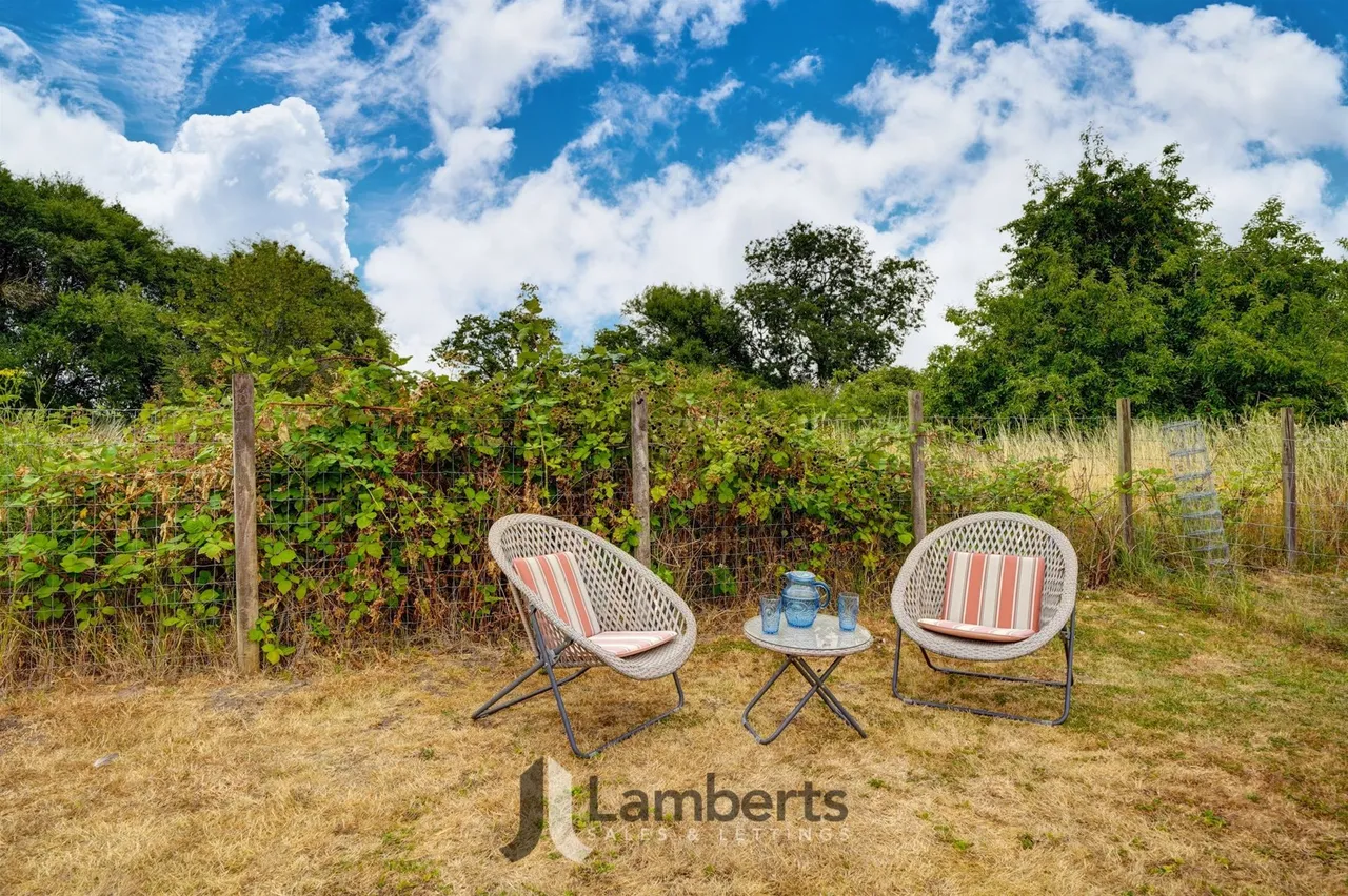 5 Arrow View, Studley, photo 34