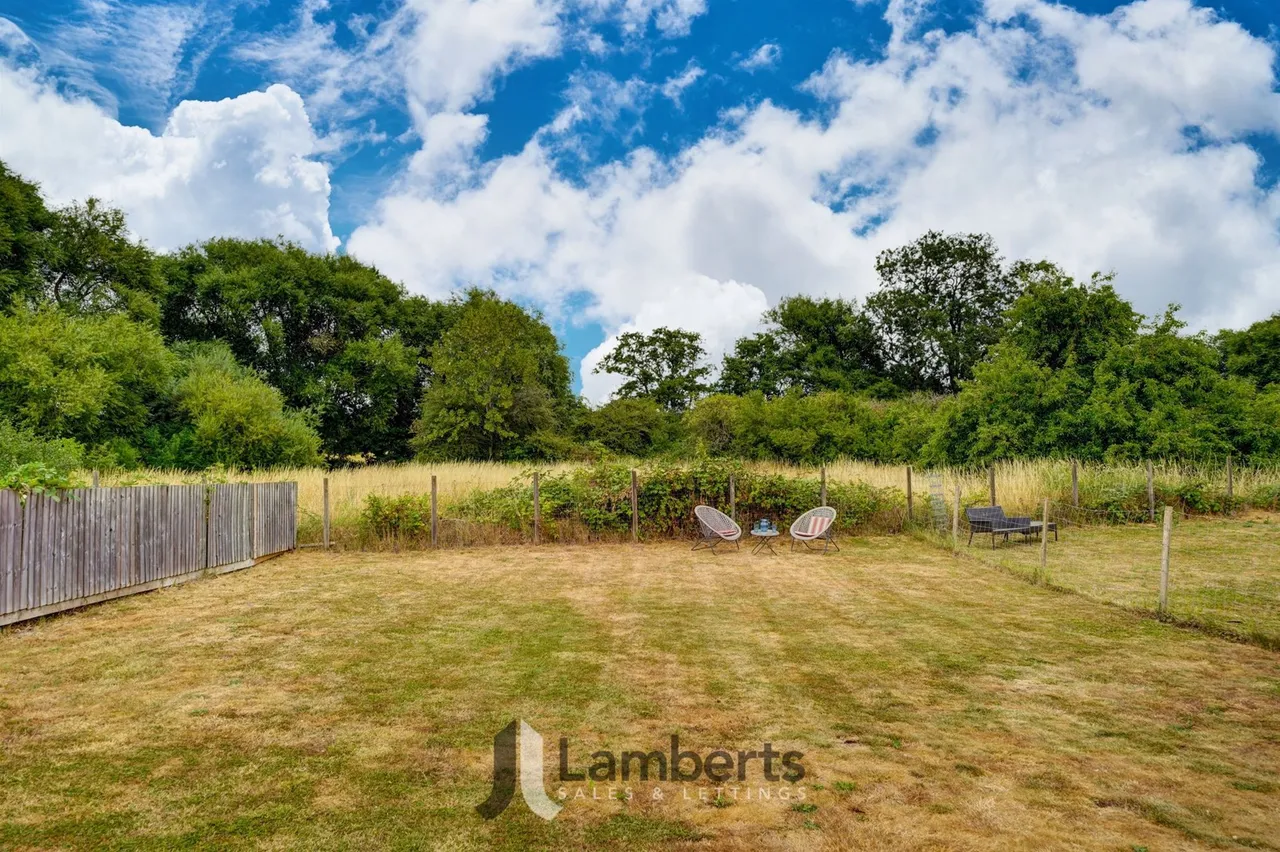 5 Arrow View, Studley, photo 32