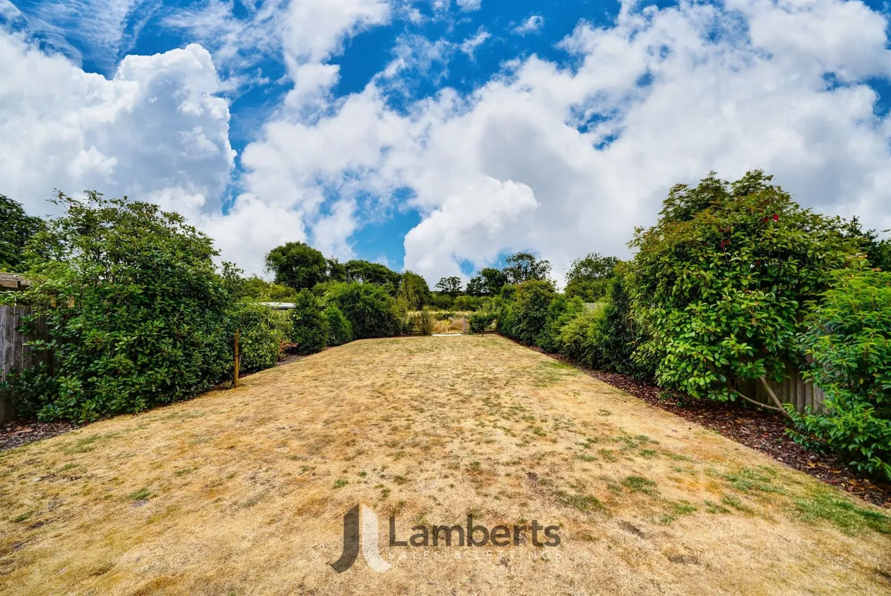 5 Arrow View, Studley, photo 21