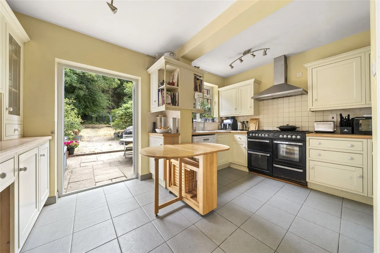 Brooklands Road, Weybridge, Surrey, KT13, photo 4