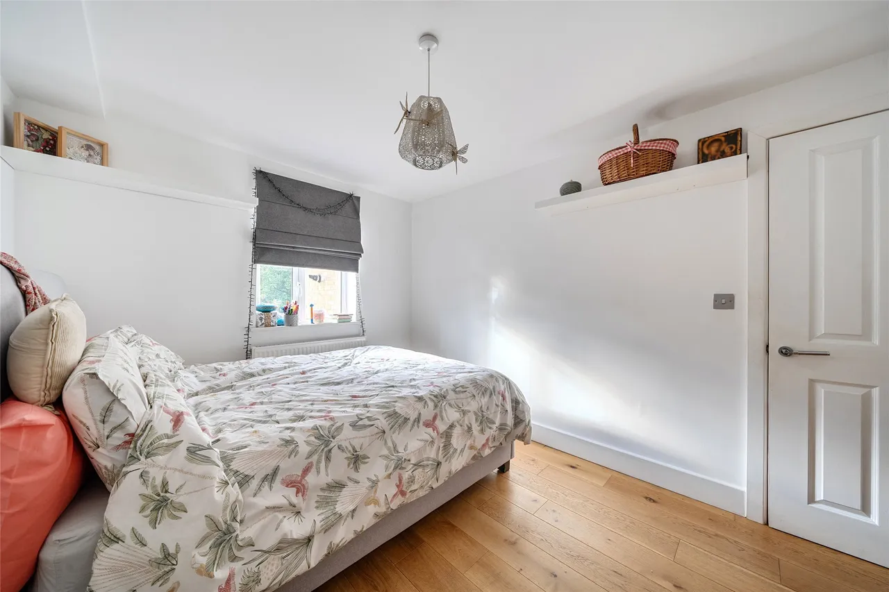 Merton Road, London, SW18 5SW, photo 2