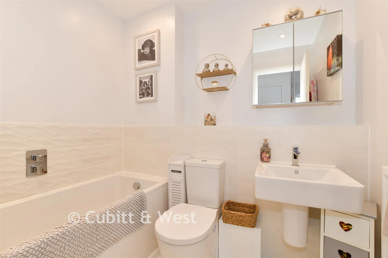 Centenary Road, Southwater, RH13, photo 12