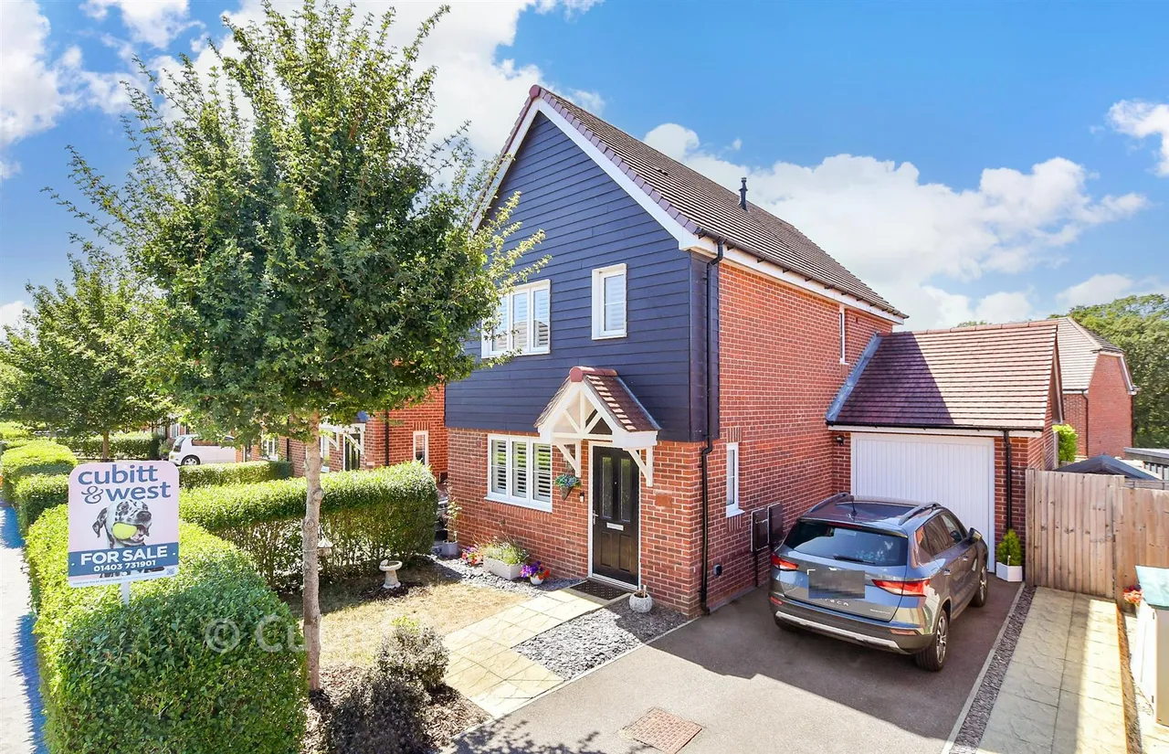 3 bed house for sale, Centenary Road, Southwater, RH13