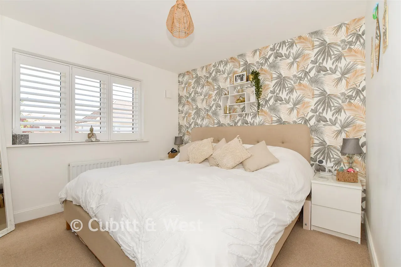 Centenary Road, Southwater, RH13, photo 8