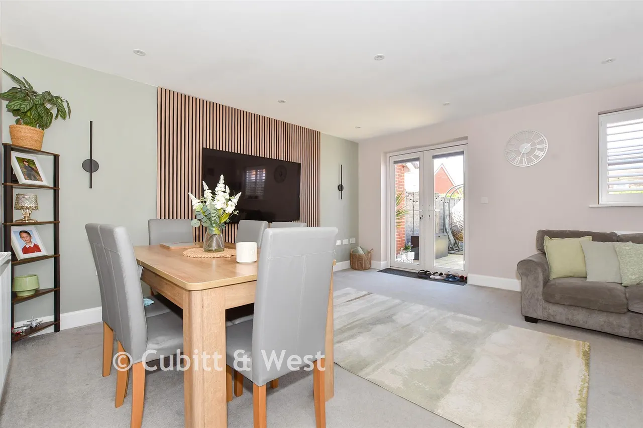 Centenary Road, Southwater, RH13, photo 5