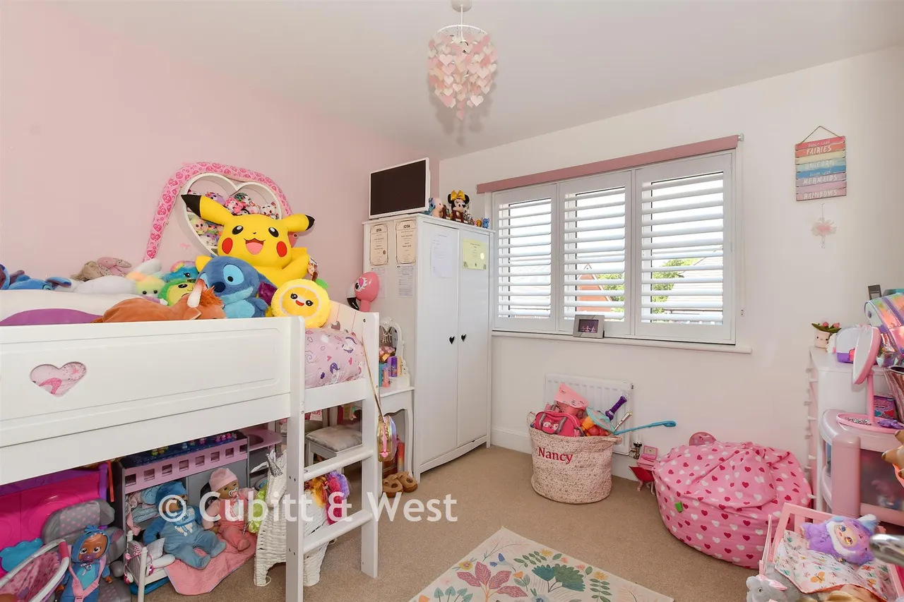 Centenary Road, Southwater, RH13, photo 10
