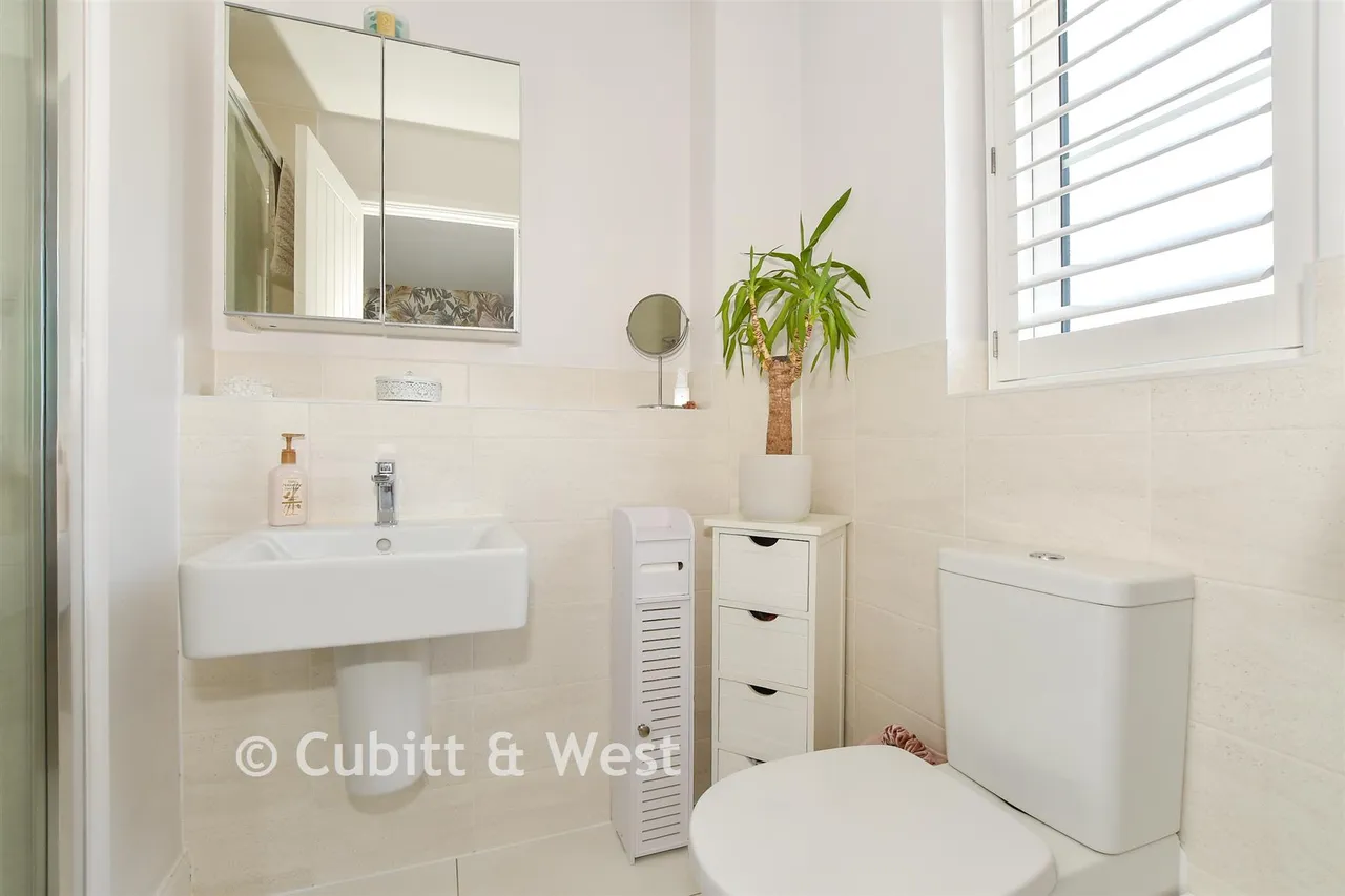 Centenary Road, Southwater, RH13, photo 9