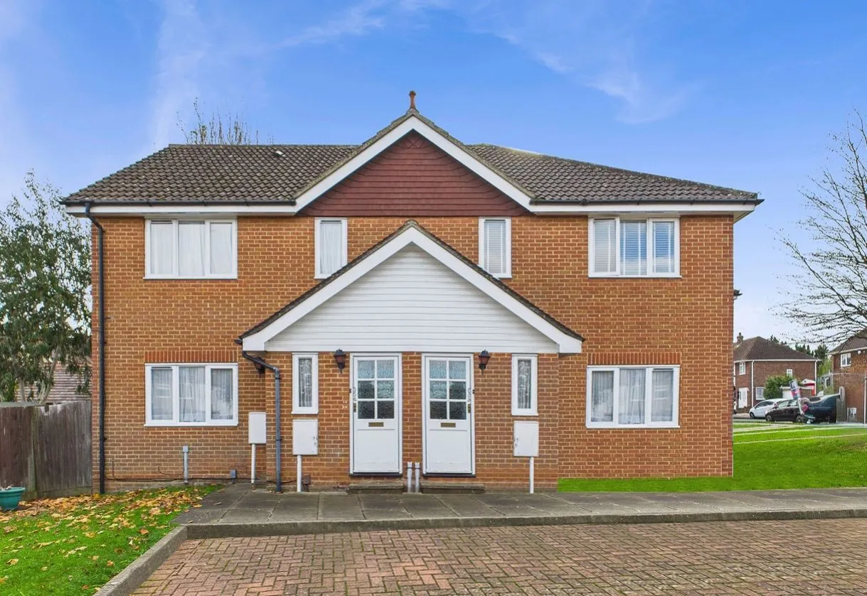 2 bed flat for sale, Wilson Avenue, Rochester, ME1